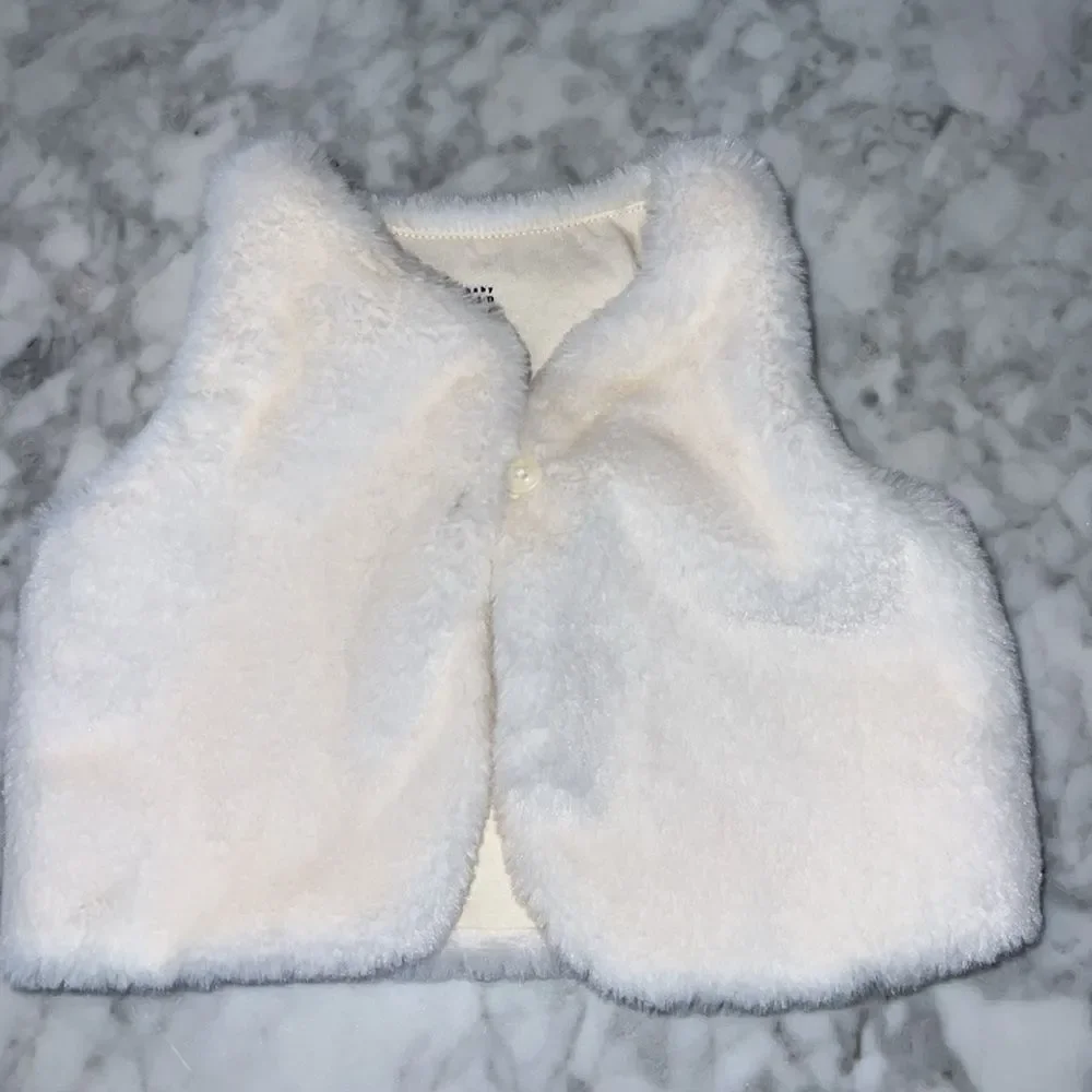 BABY GAP VEST 6/12M
